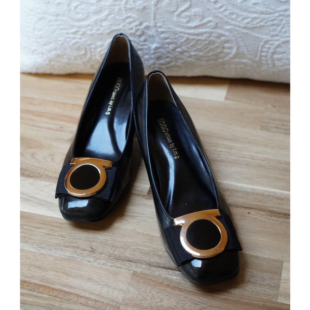 Square Toe Patent Low Block Pump Heels Gold Hardware Cushioned Insole Size 8 250